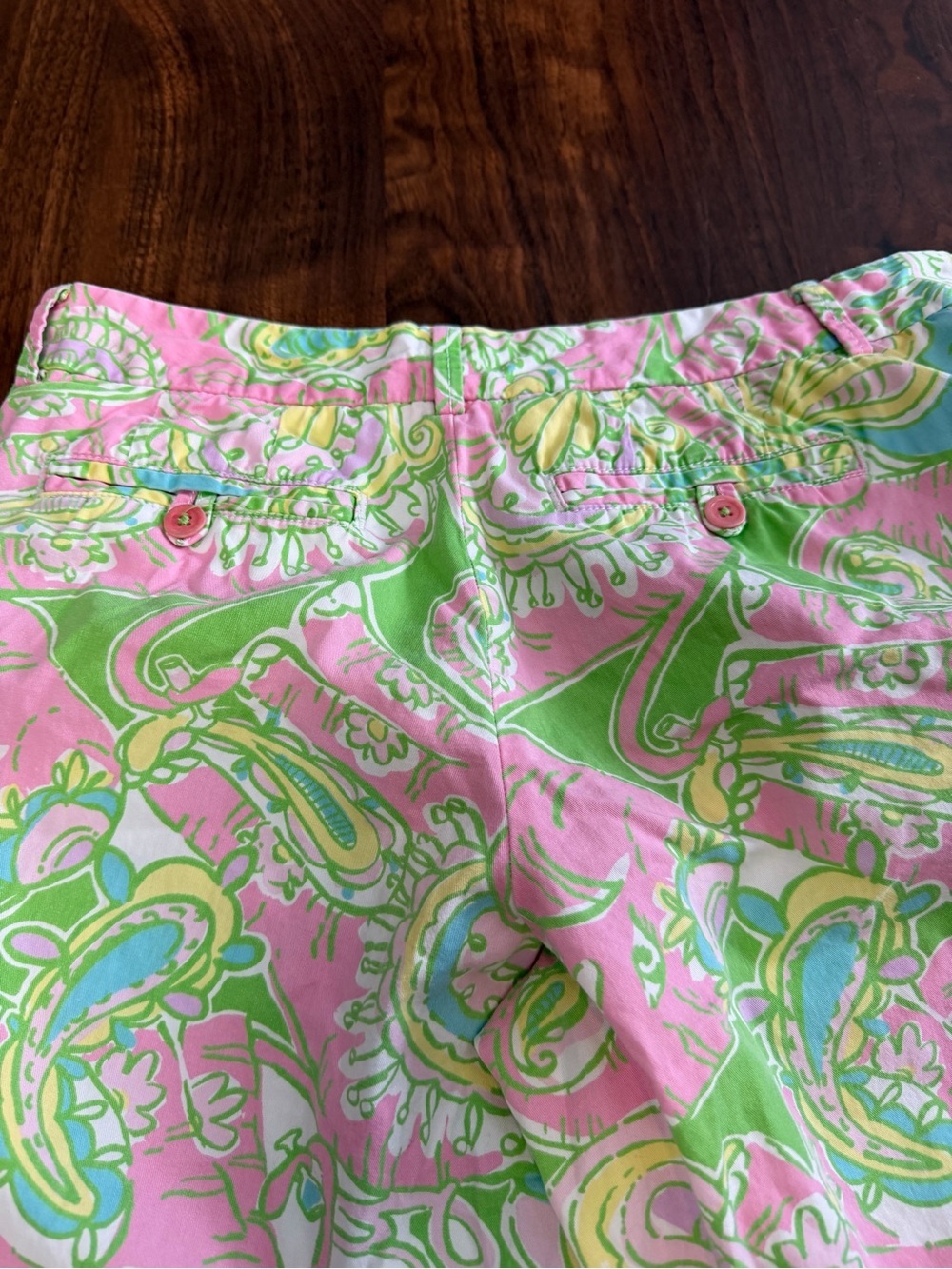 3/$30 ☀️ Lilly Pulitzer Pink & Green Paisley Cotton Avenue Shorts - Picture 6 of 10